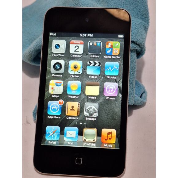 Apple iPod Touch 4th Gen 32GB A1367 Black Tested Works Great- Mint Screen! - Picture 4 of 10